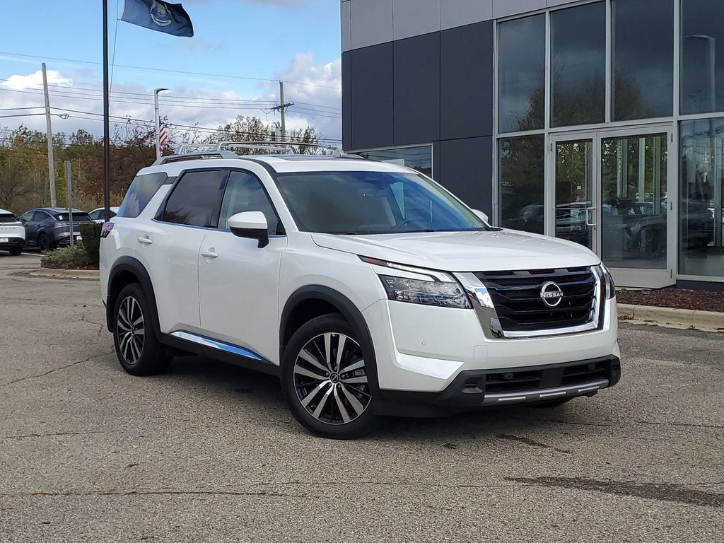 New 2025 Nissan Pathfinder Platinum w/ Cargo Package