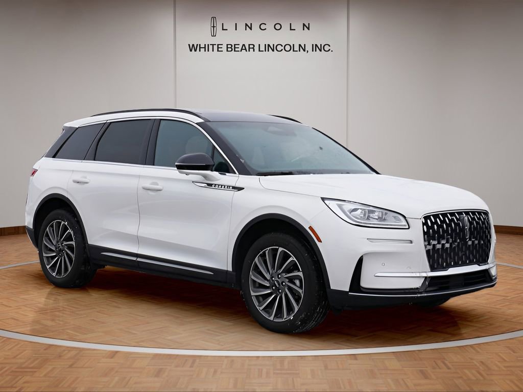 Used 2025 Lincoln Corsair Reserve w/ Equipment Group 202A AWD/4WD image 3