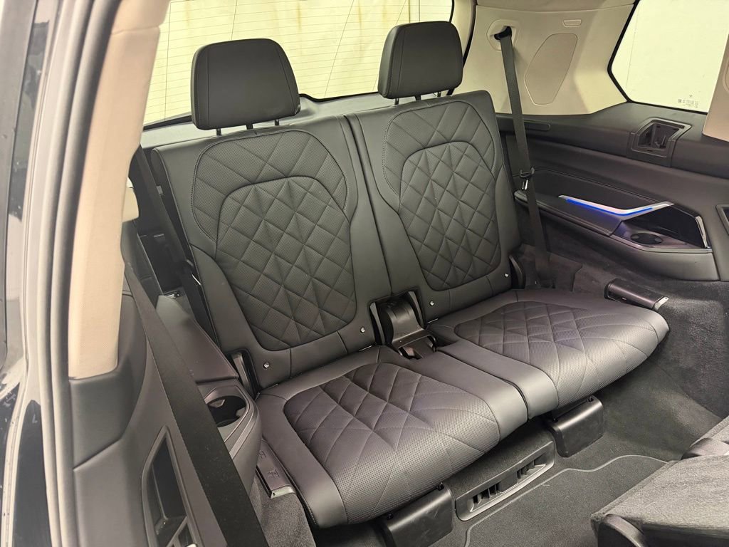 Used 2024 BMW X7 xDrive40i image 17