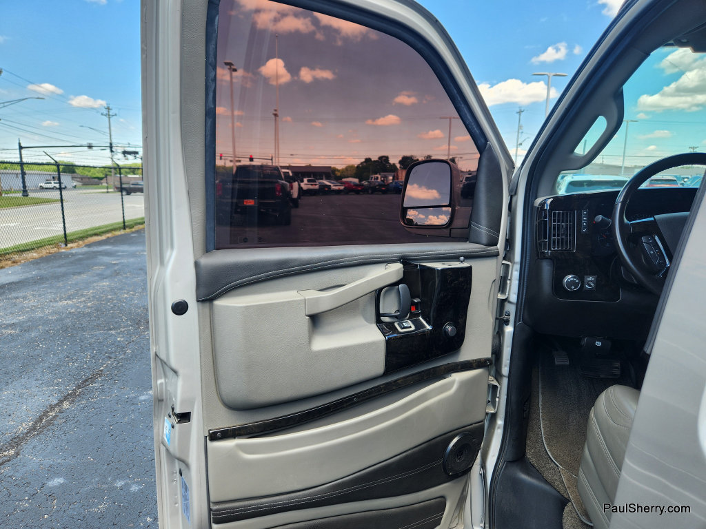 Used 2021 GMC Savana 2500 LS w/ Enhanced Convenience Package RWD image 22