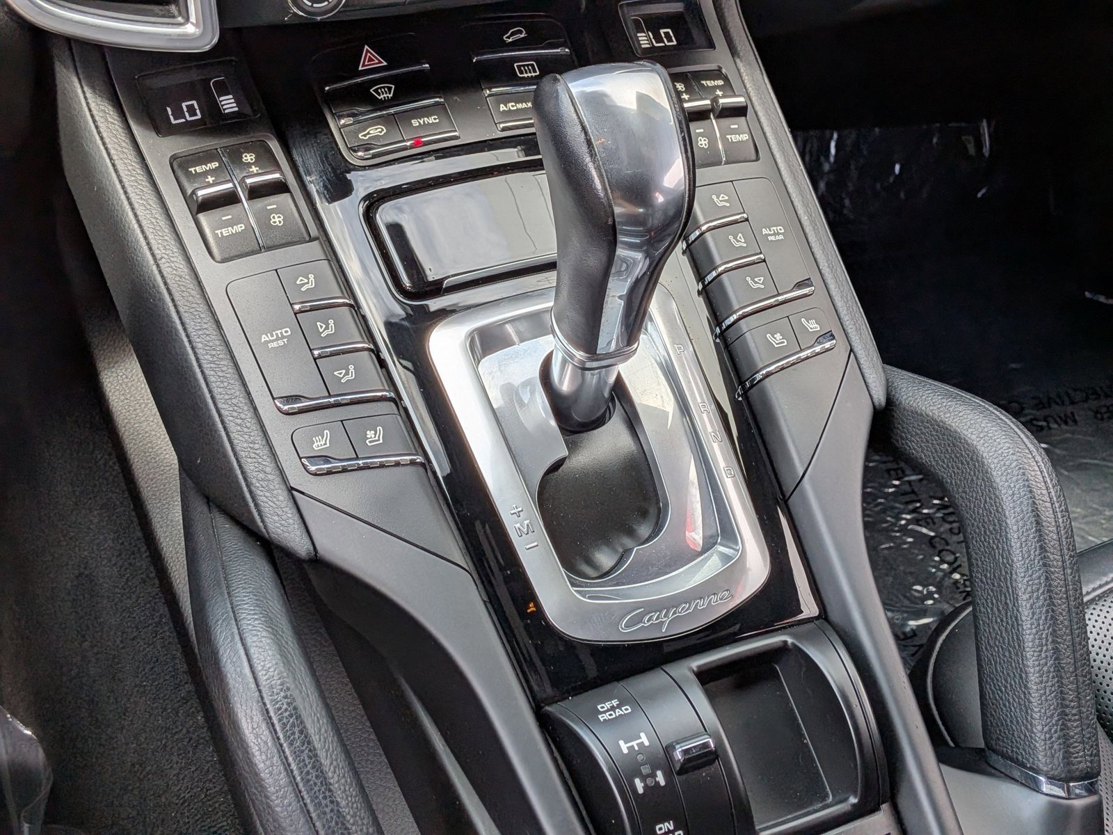 Used 2017 Porsche Cayenne Platinum Edition AWD/4WD image 22
