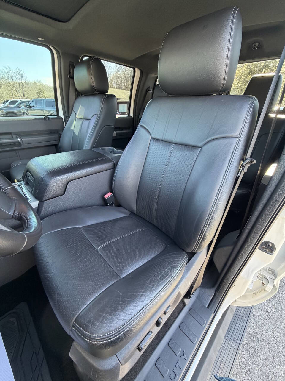 Used 2016 Ford F350 Lariat w/ Lariat Ultimate Package AWD/4WD image 27