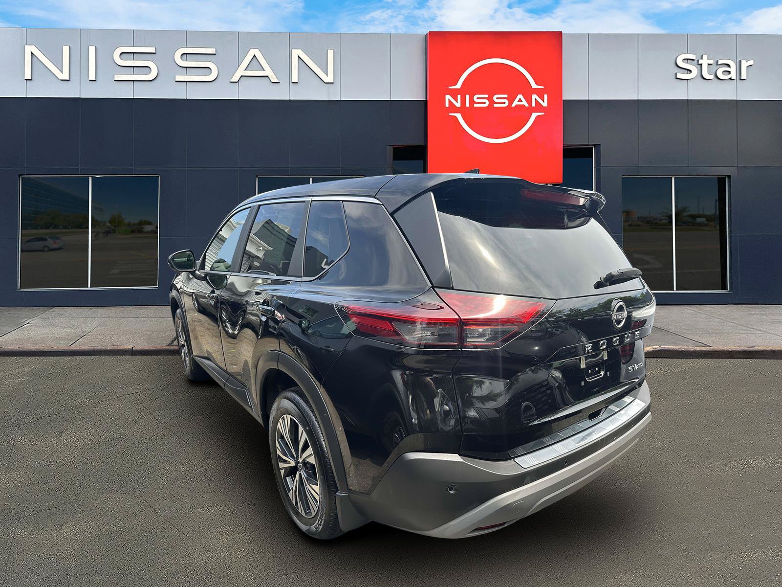 Certified 2022 Nissan Rogue SV AWD/4WD image 2
