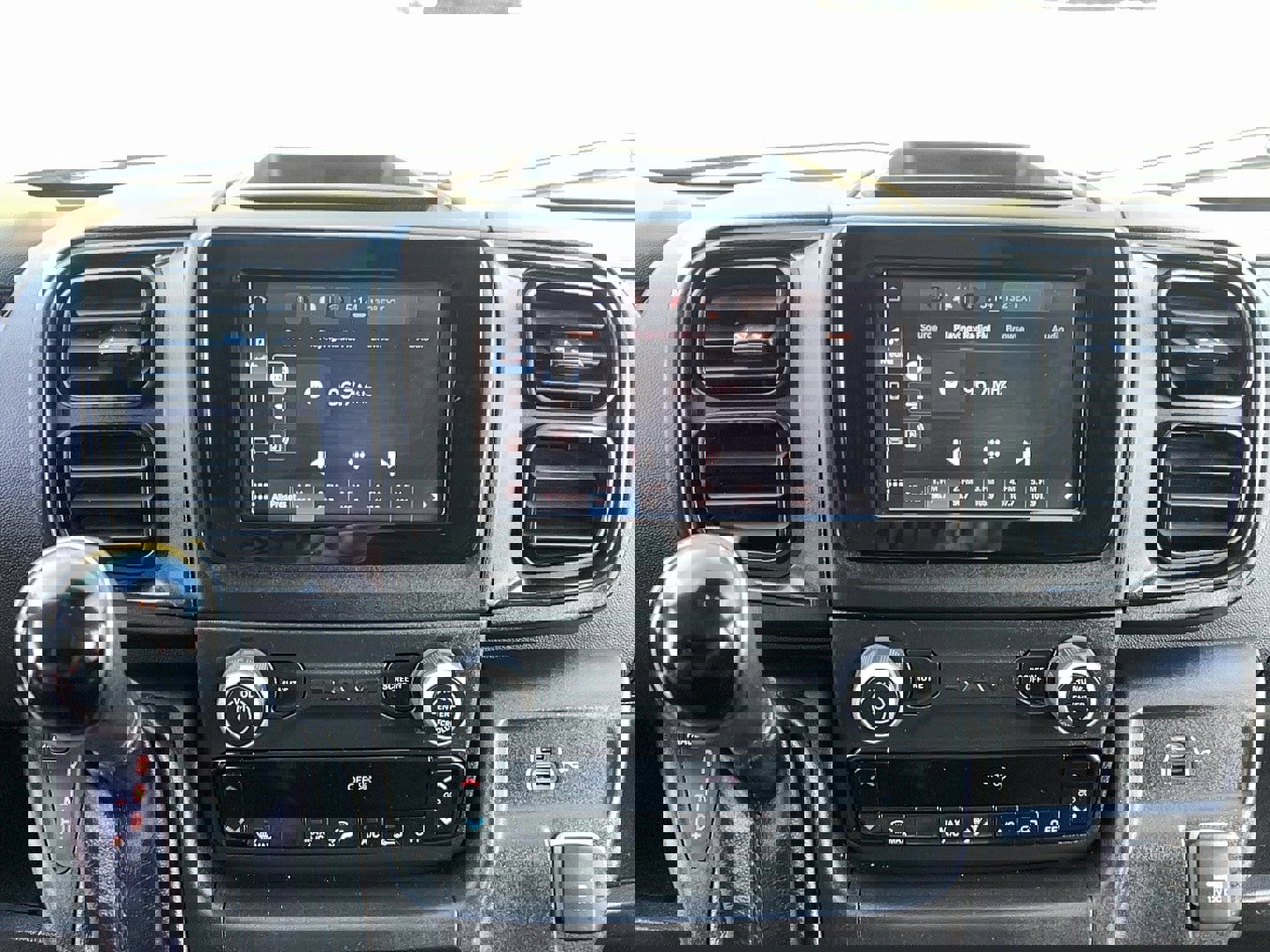 Used 2023 RAM ProMaster 2500 image 17