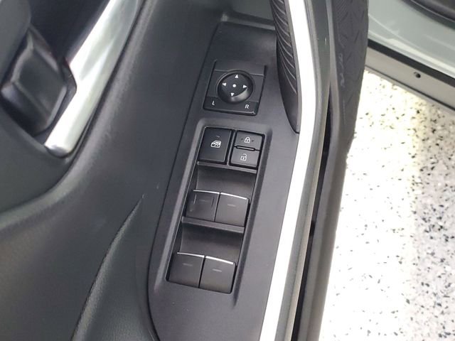 Used 2022 Toyota RAV4 XLE w/ Convenience Package image 23