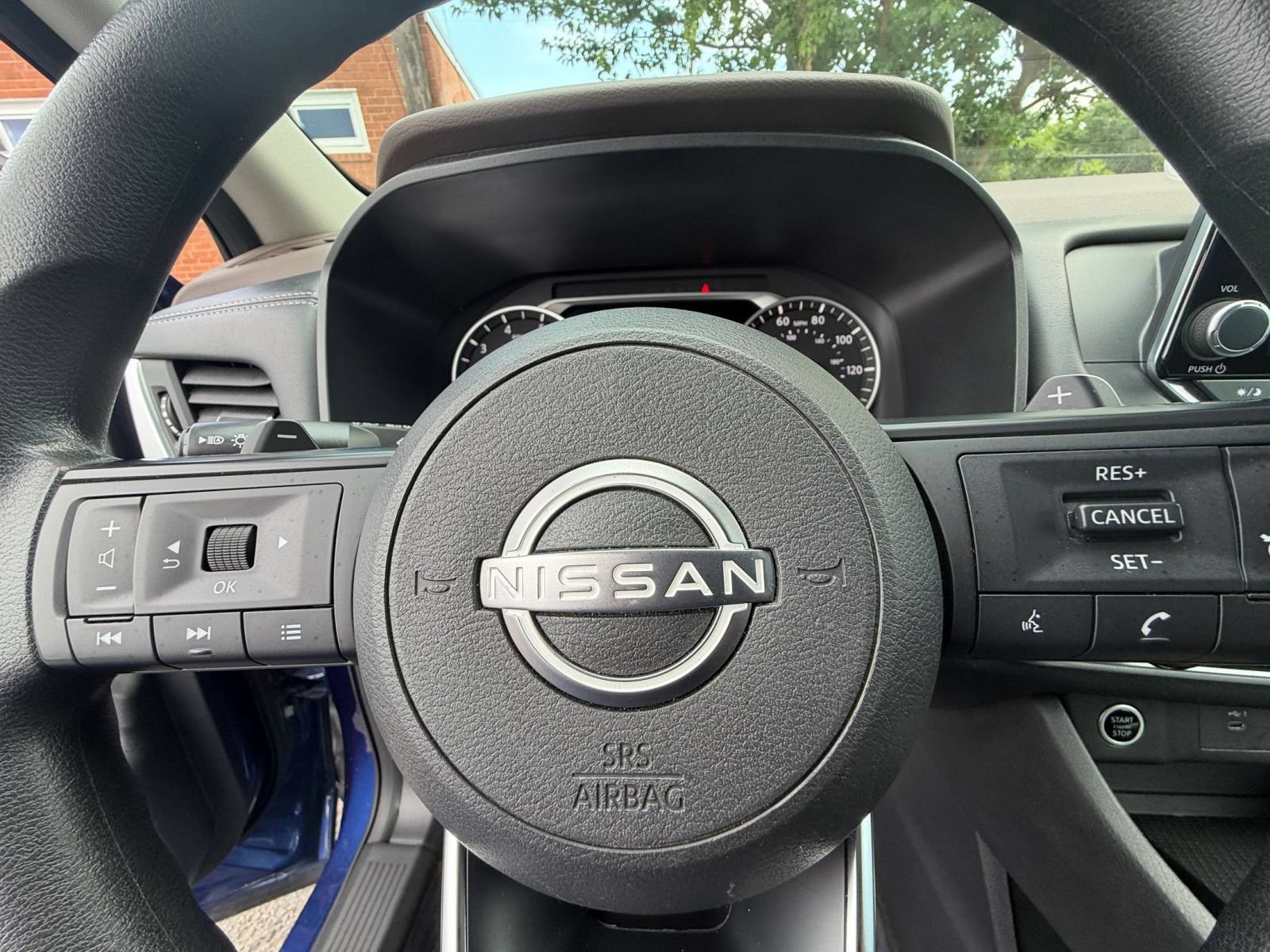 Used 2023 Nissan Rogue S FWD image 27