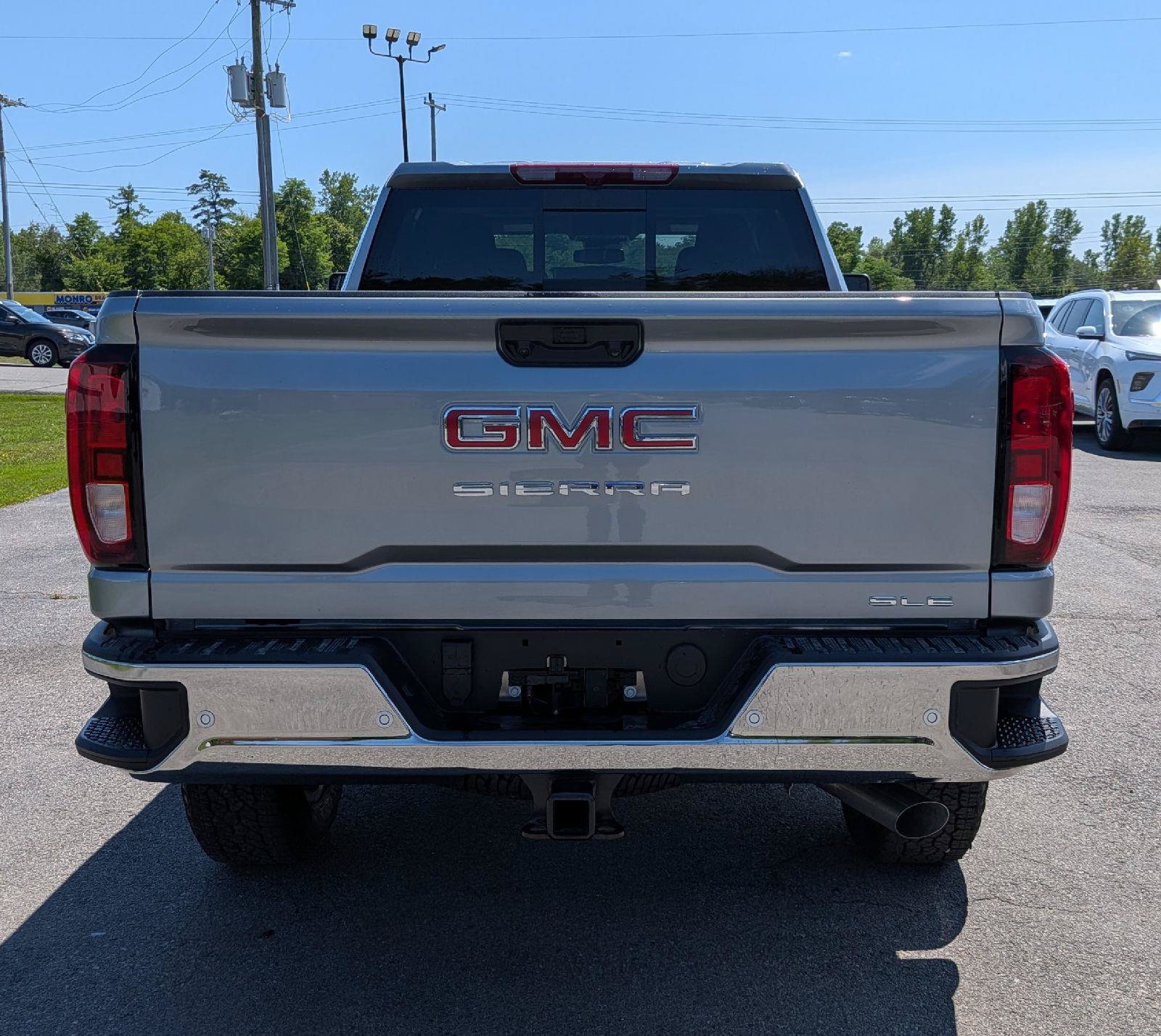 New 2026 GMC Sierra 2500 SLE w/ SLE Value Package; AWD/4WD image 9