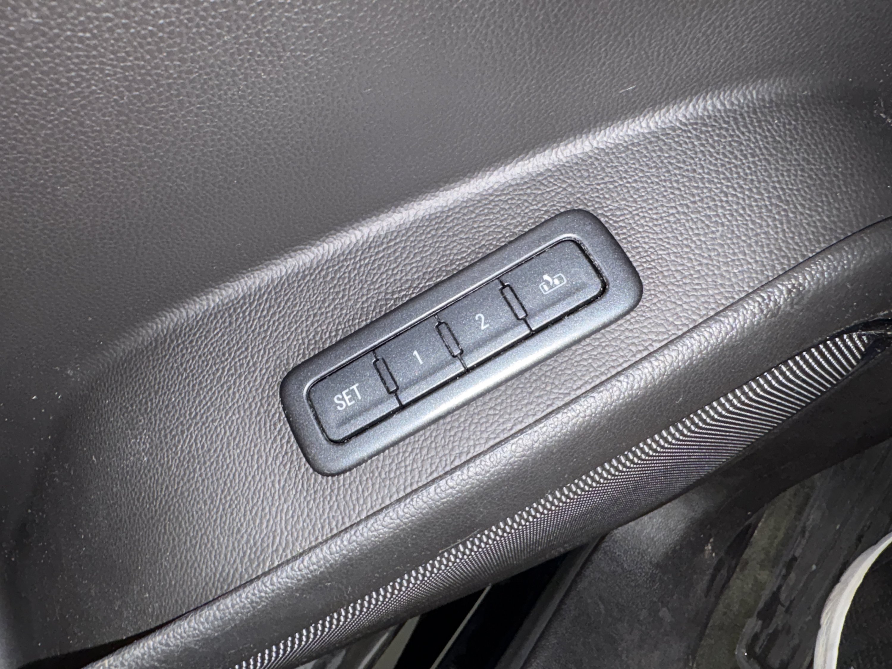 Used 2015 Chevrolet Suburban LT AWD/4WD image 22