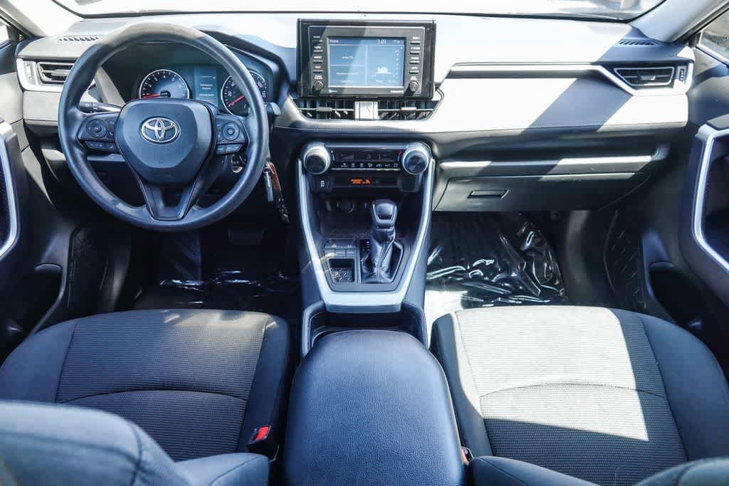 Used 2020 Toyota RAV4 LE w/ Carpet Mat Package FWD image 11