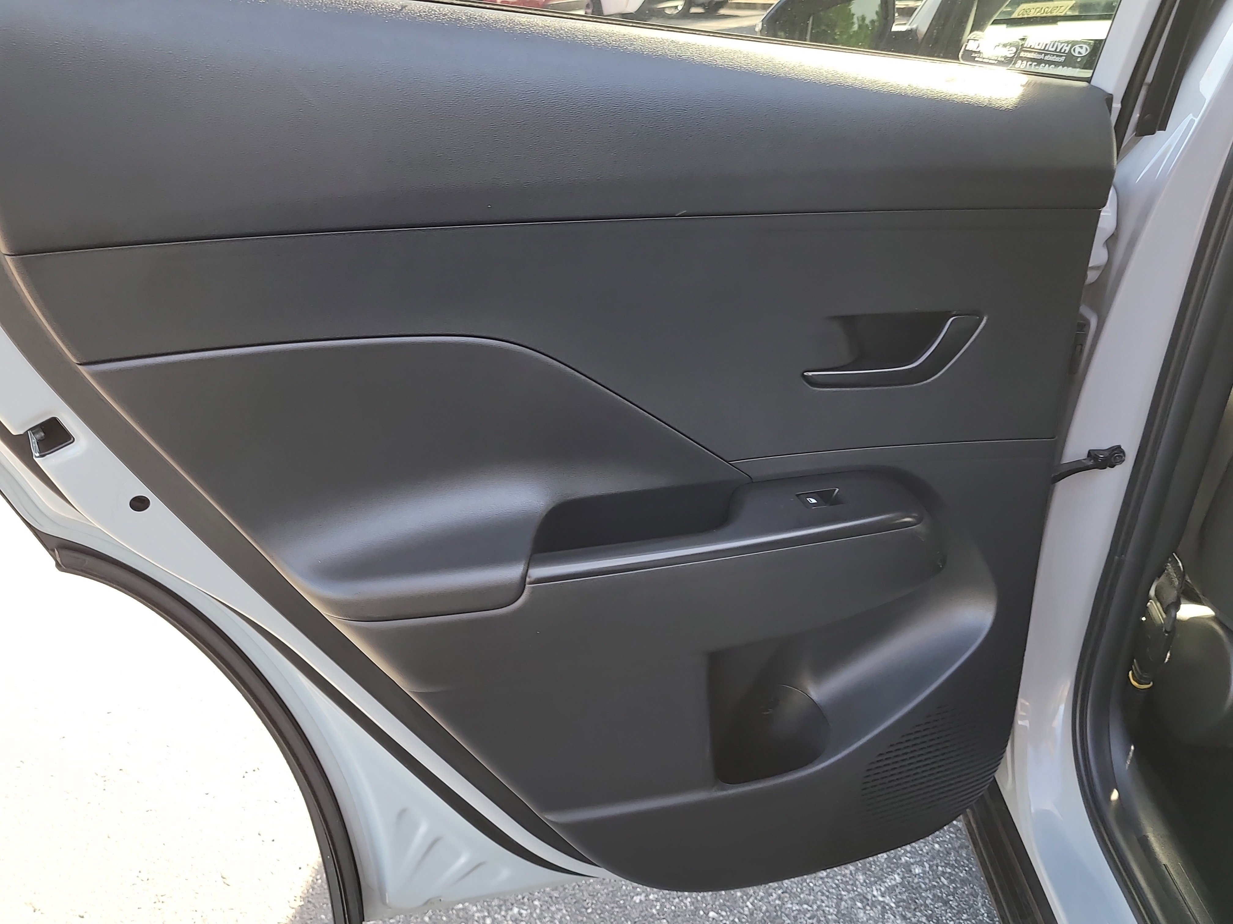 Used 2025 Hyundai Kona SEL image 12