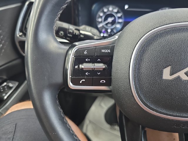 Certified 2023 Kia Sorento SX AWD/4WD image 19