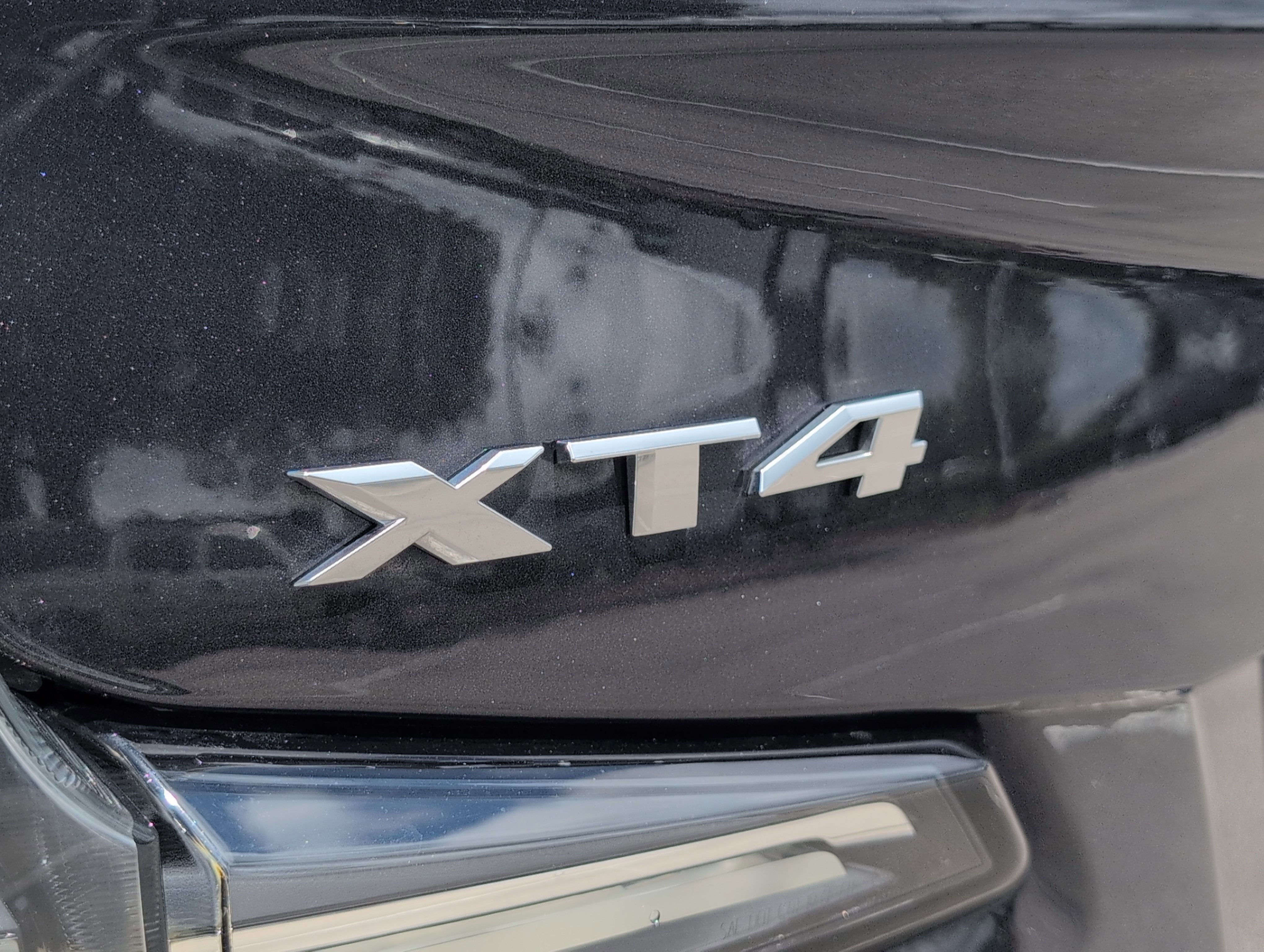 Certified 2022 Cadillac XT4 Sport w/ Enhanced Visibility Package FWD image 6