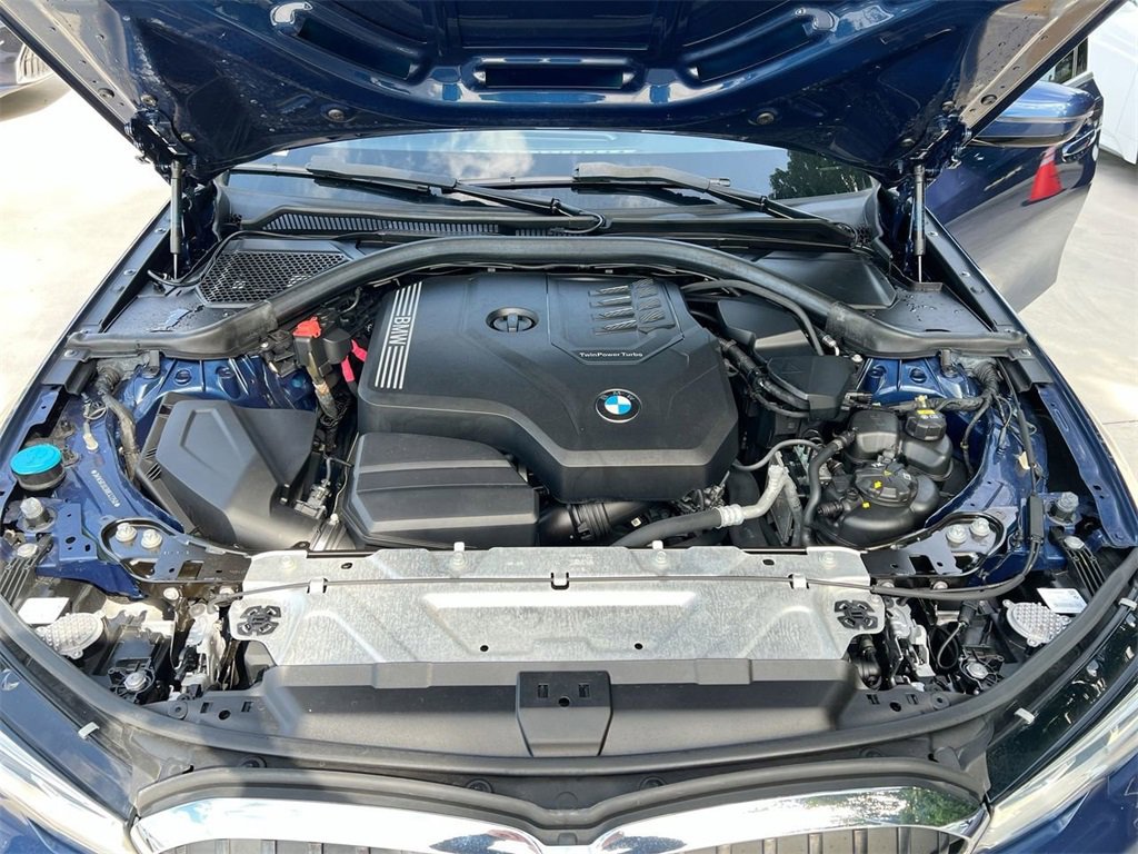 Used 2022 BMW 330i Sedan w/ Driving Assistance Package image 10