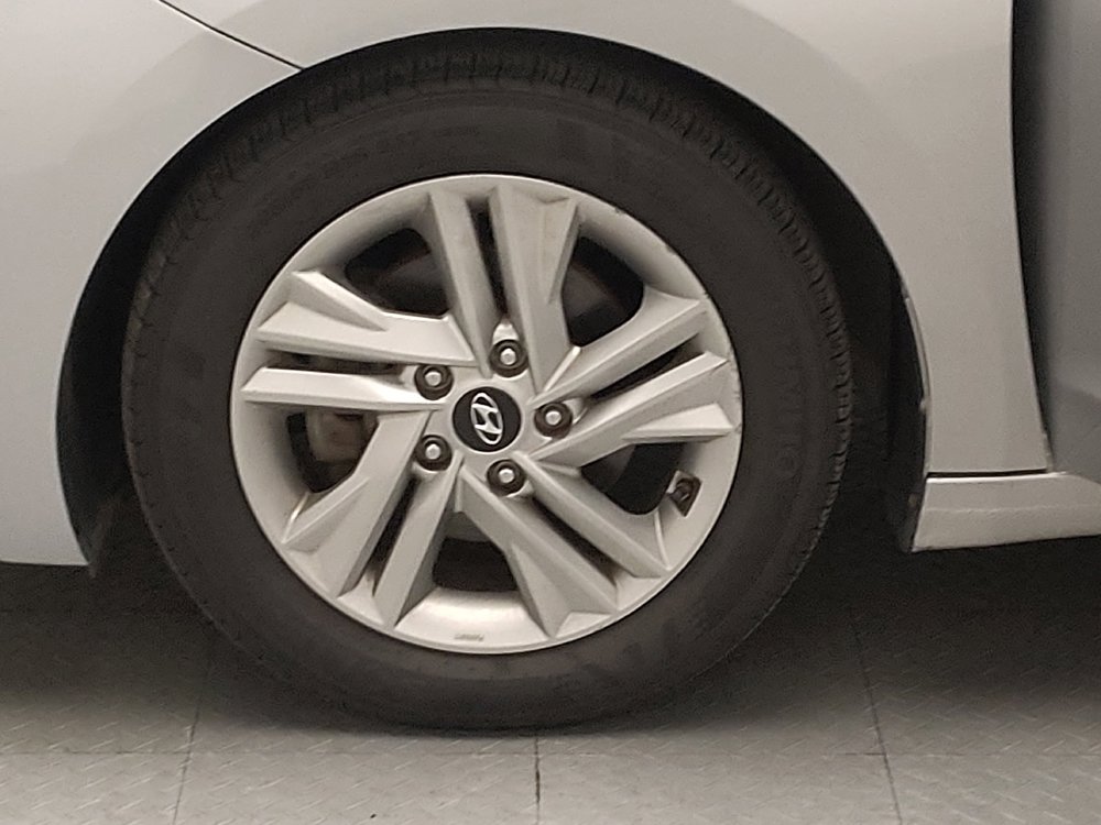 Used 2020 Hyundai Elantra SEL FWD image 31