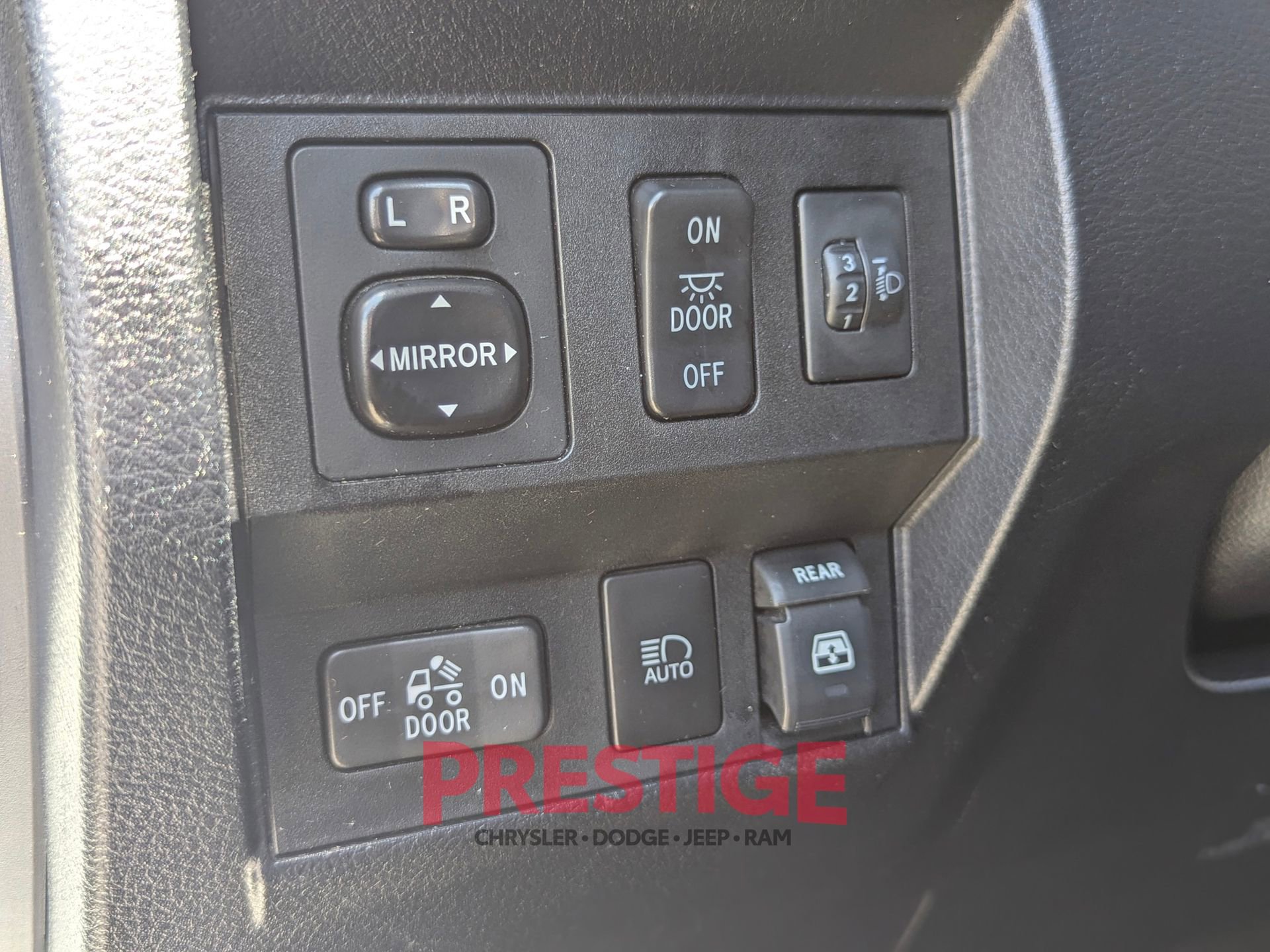 Used 2018 Toyota Tundra SR5 AWD/4WD image 24
