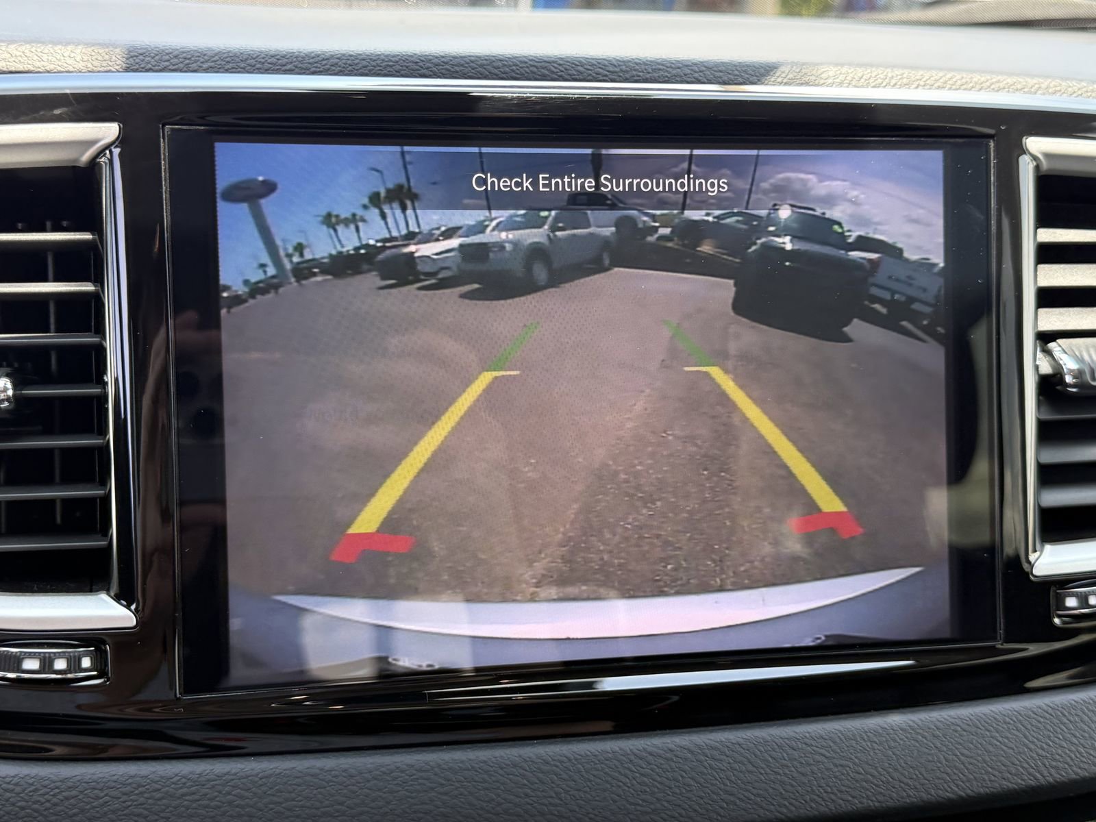 Used 2023 Chrysler Pacifica Touring-L FWD image 26