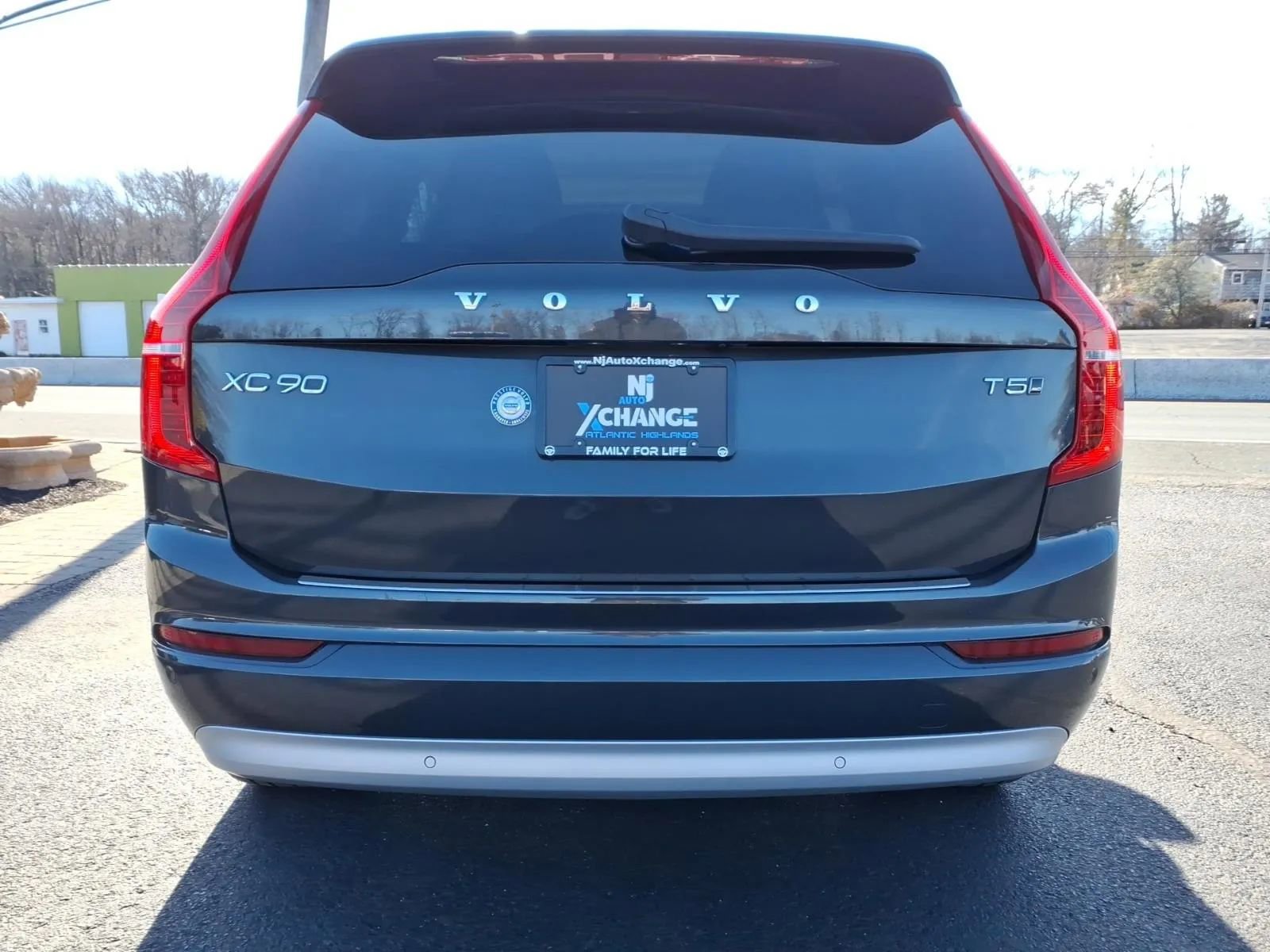 Used 2022 Volvo XC90 T5 Momentum w/ Climate Package image 4