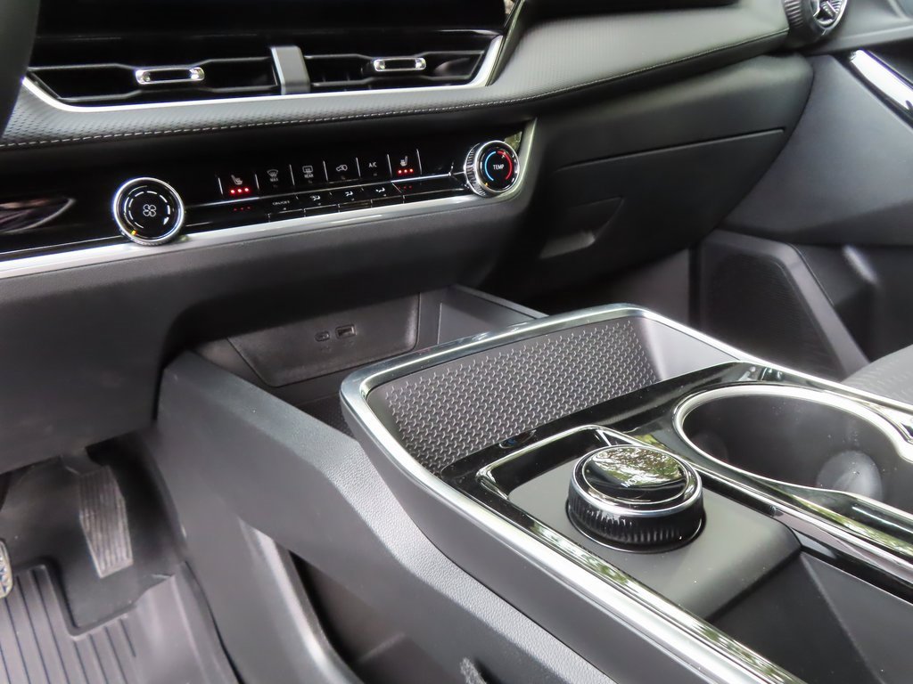 New 2026 Chevrolet Equinox LT w/ LPO, Floor Liner Package image 6