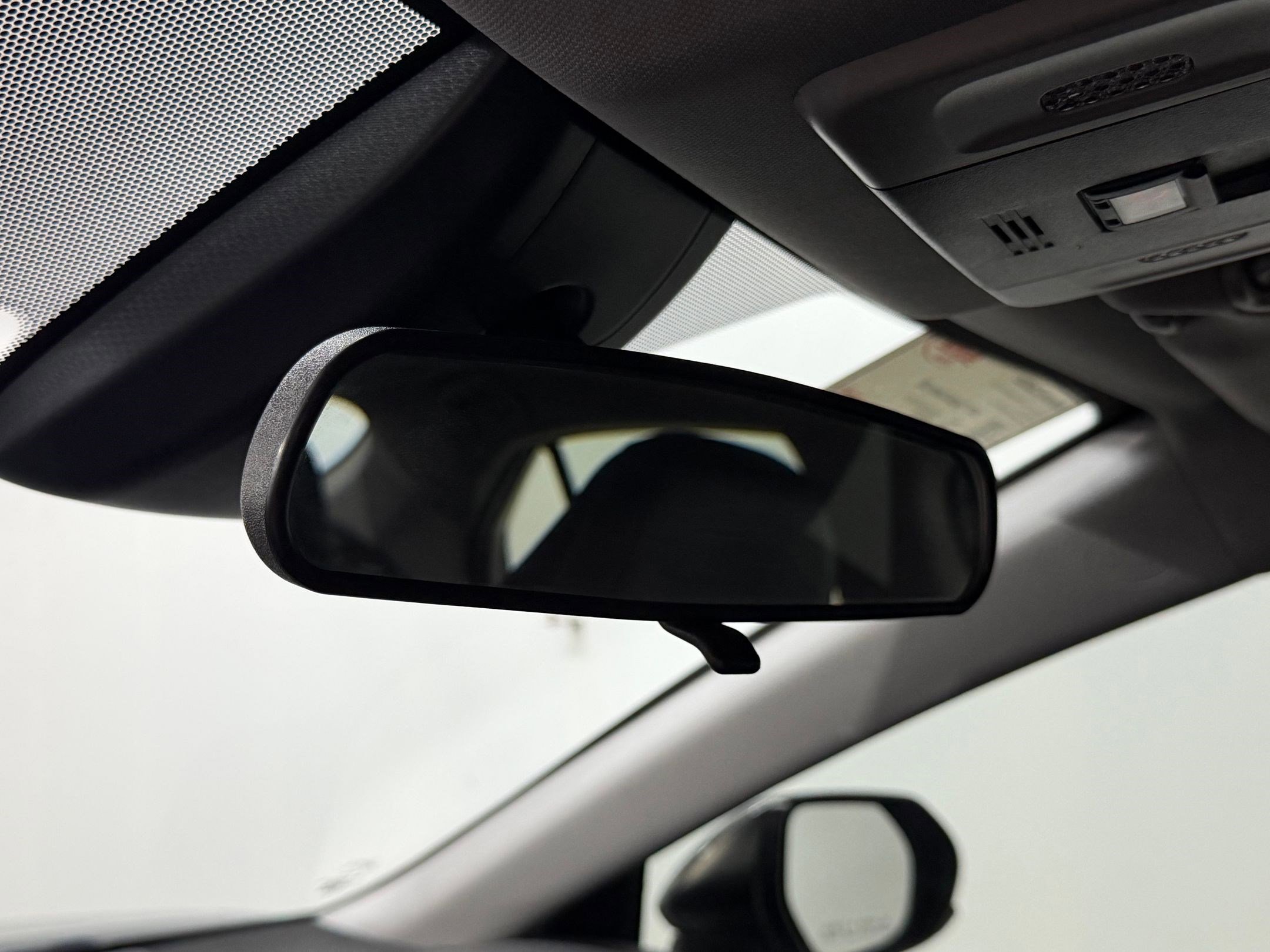 Used 2021 Toyota Camry SE image 16