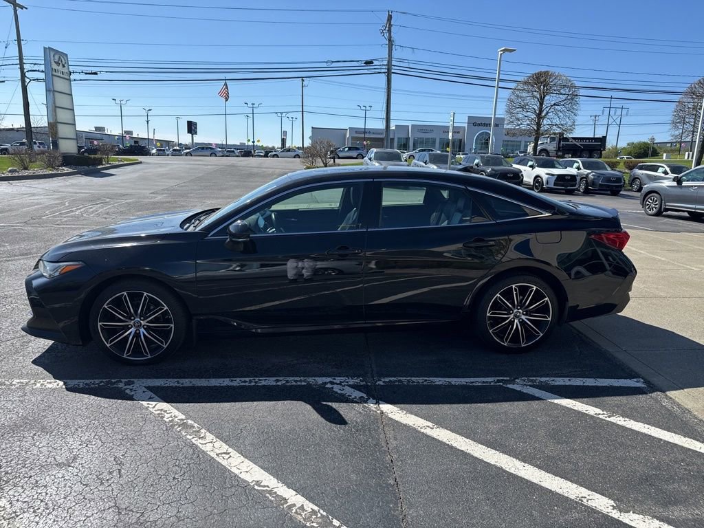 Used 2019 Toyota Avalon Touring w/ All Weather Liner Package FWD image 9