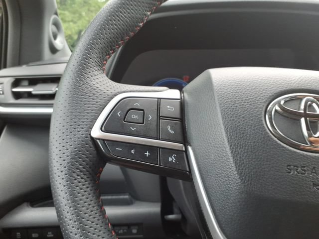 Certified 2025 Toyota Sienna XSE w/ XSE Plus Package AWD/4WD image 18