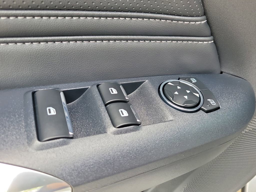 Used 2025 Ford Mustang Premium image 22