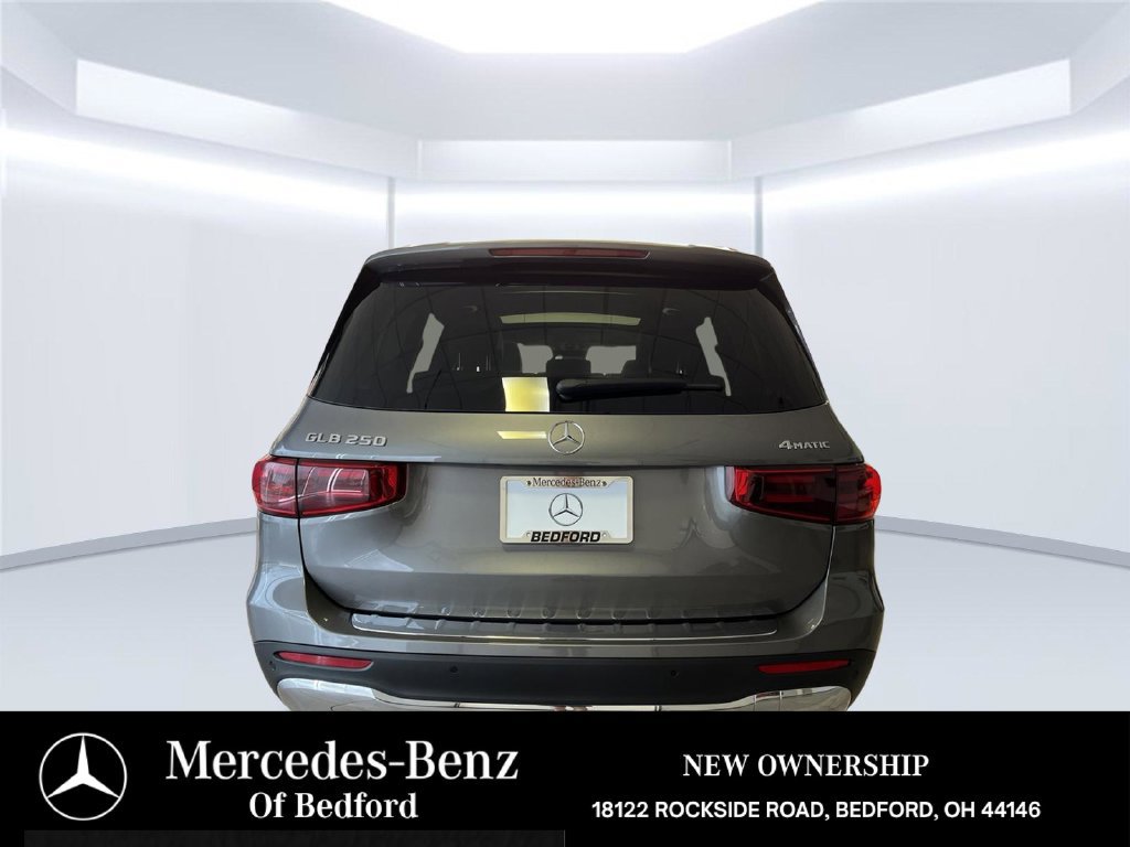 Used 2026 Mercedes-Benz GLB 250 4MATIC image 4