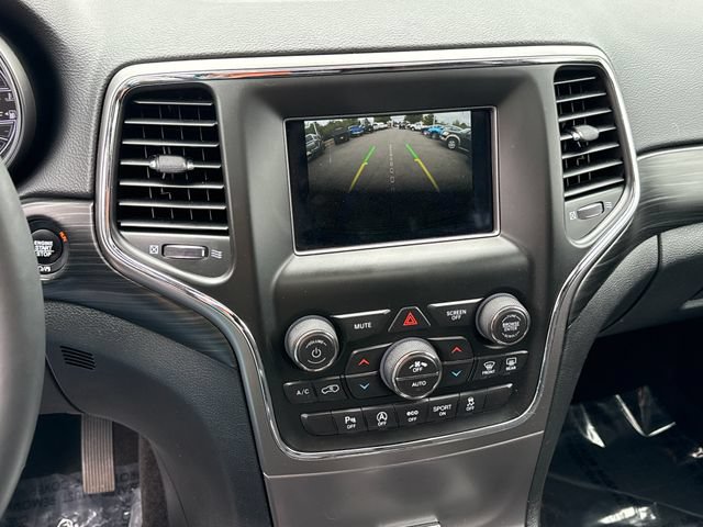 Used 2019 Jeep Grand Cherokee Laredo AWD/4WD image 28