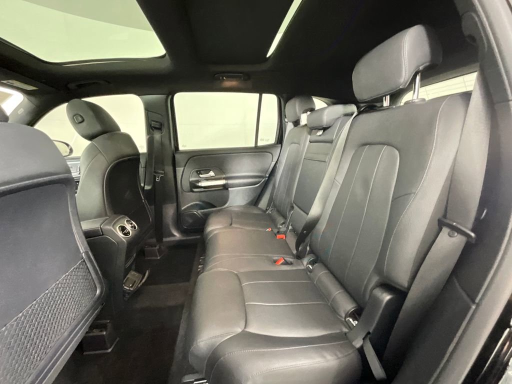 Used 2022 Mercedes-Benz GLB 250 image 28