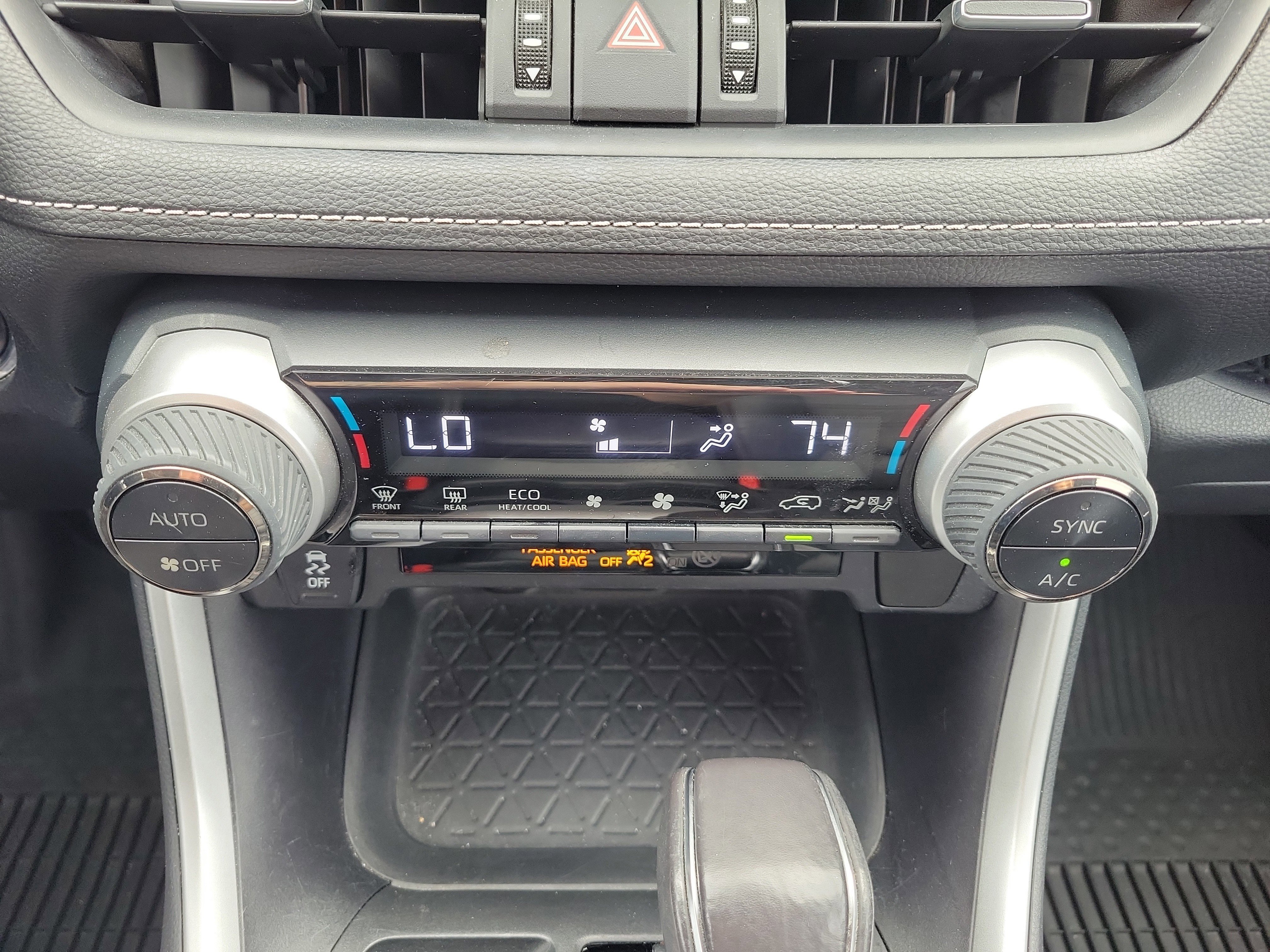 Used 2019 Toyota RAV4 XLE Premium image 36