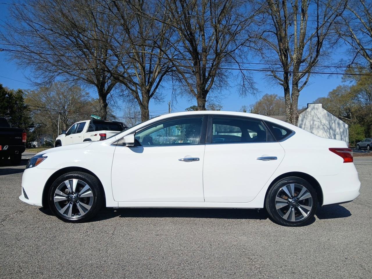 Used 2019 Nissan Sentra SV w/ Special Edition Package FWD image 1