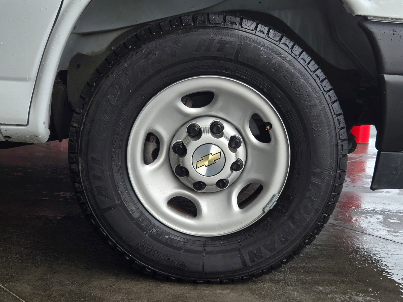 Used 2023 Chevrolet Express 2500 Extended w/ Driver Convenience Package image 4