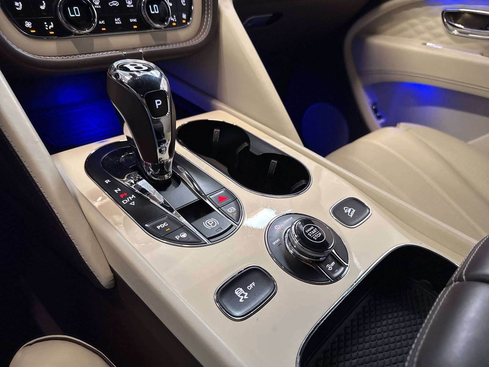 Used 2023 Bentley Bentayga Extended Wheelbase image 41