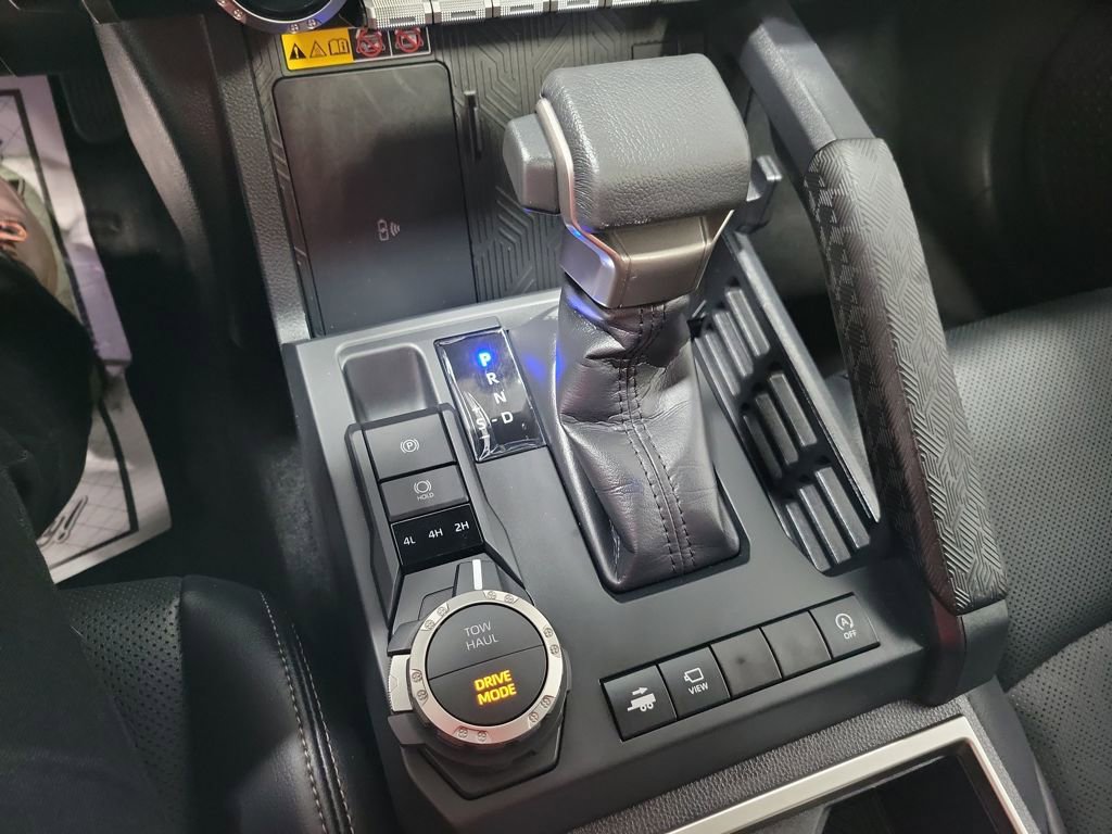 Used 2025 Toyota Tacoma Limited image 5