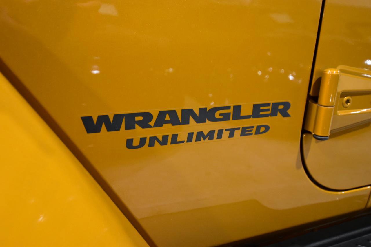 Used 2014 Jeep Wrangler Unlimited Sahara AWD/4WD image 8