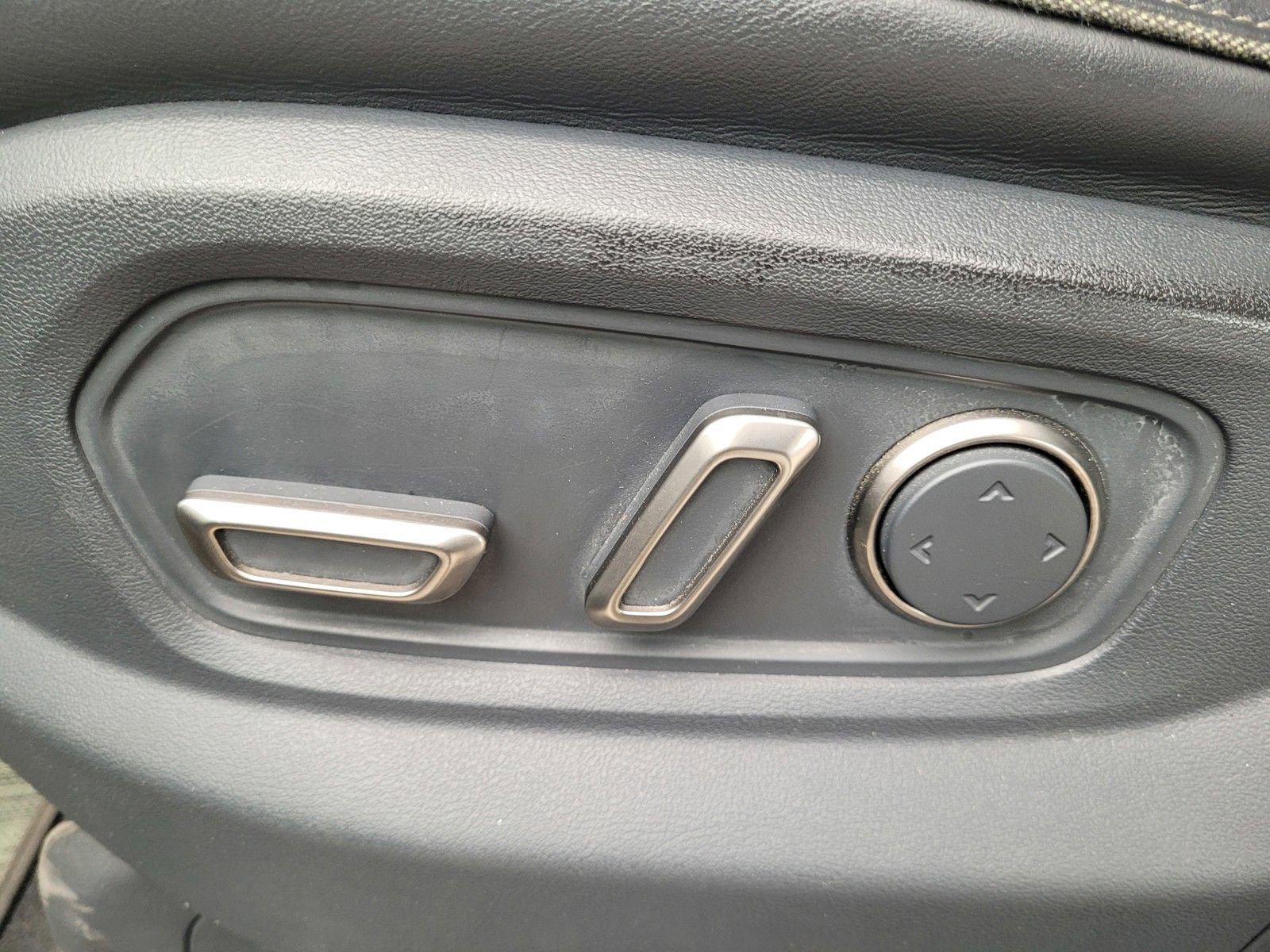 Used 2022 Rivian R1T Adventure image 15