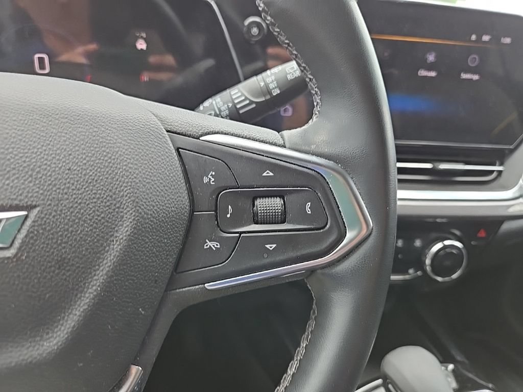 Used 2024 Chevrolet Trax ACTIV w/ Driver Confidence Package FWD image 17