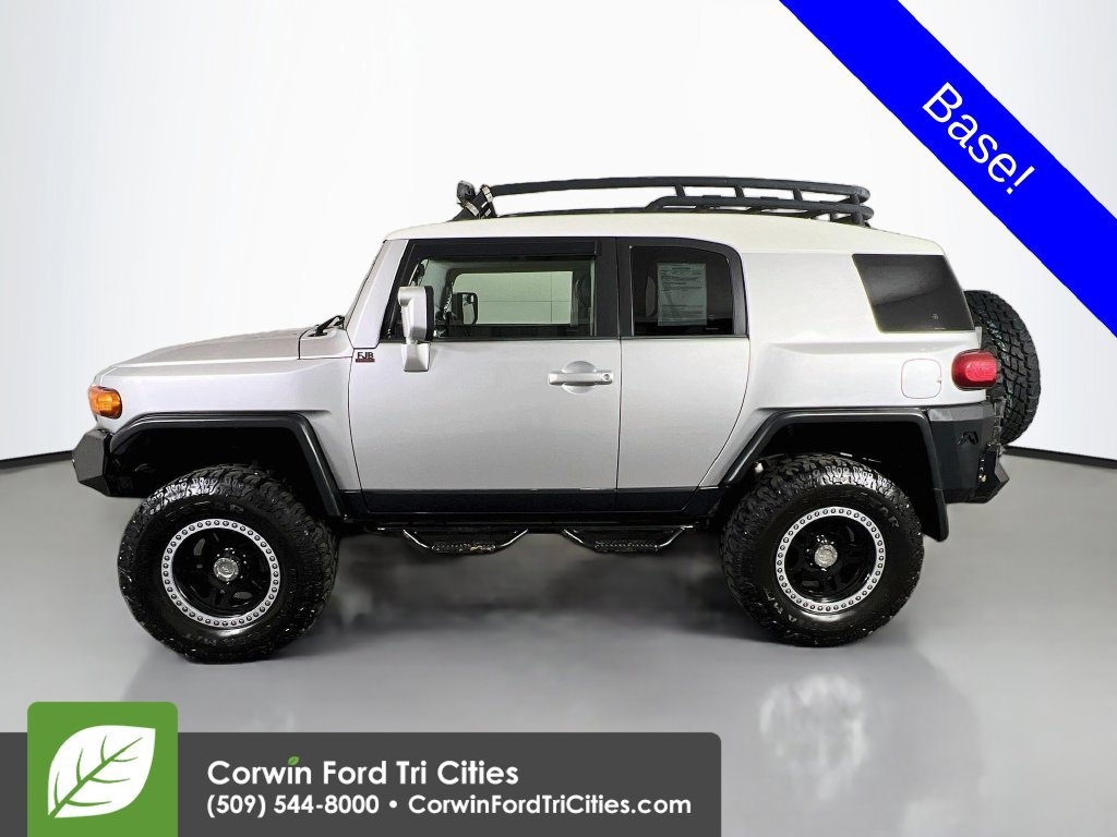 Used 2007 Toyota FJ Cruiser 4WD w/ Upgrade Pkg 1 image 5