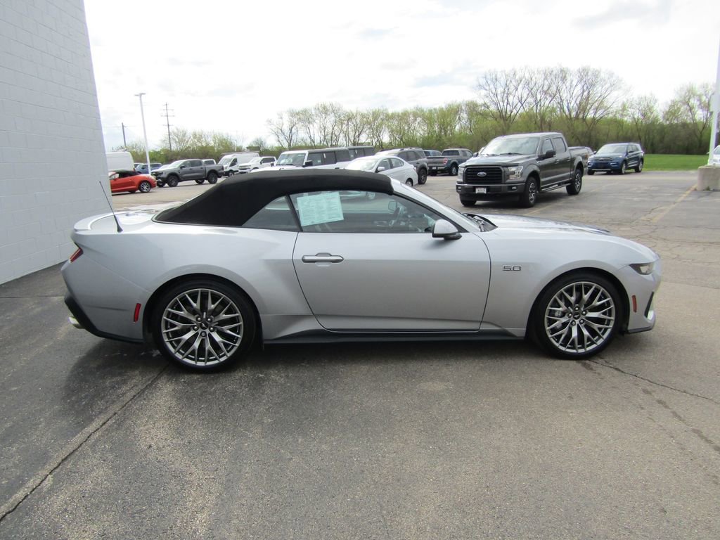 Used 2025 Ford Mustang GT Premium RWD image 8