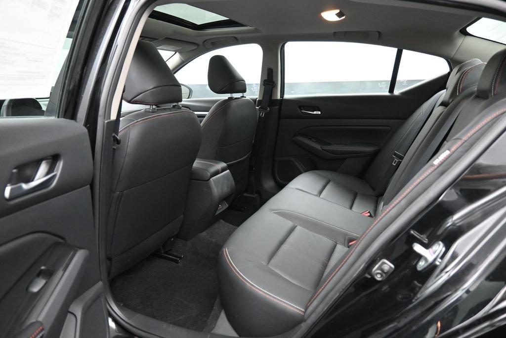 Used 2025 Nissan Altima 2.5 SR w/ SR Premium Package FWD image 25