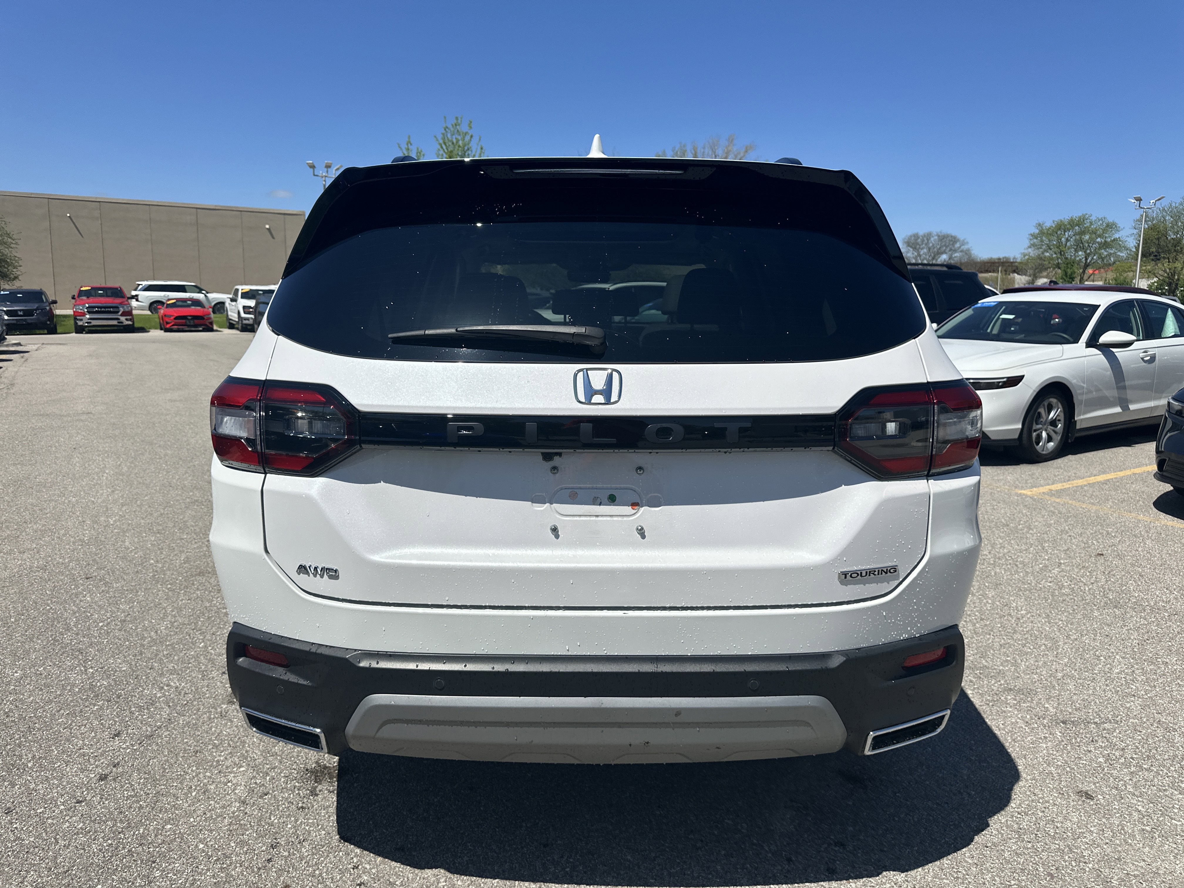 Certified 2023 Honda Pilot Touring image 9