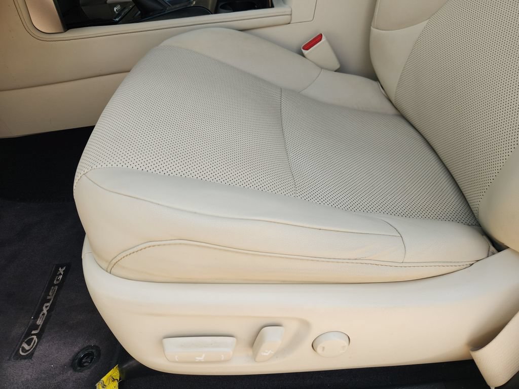 Used 2021 Lexus GX 460 Premium w/ Premium Package AWD/4WD image 23