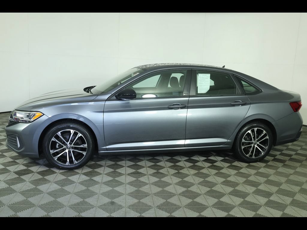Used 2023 Volkswagen Jetta Sport FWD image 9