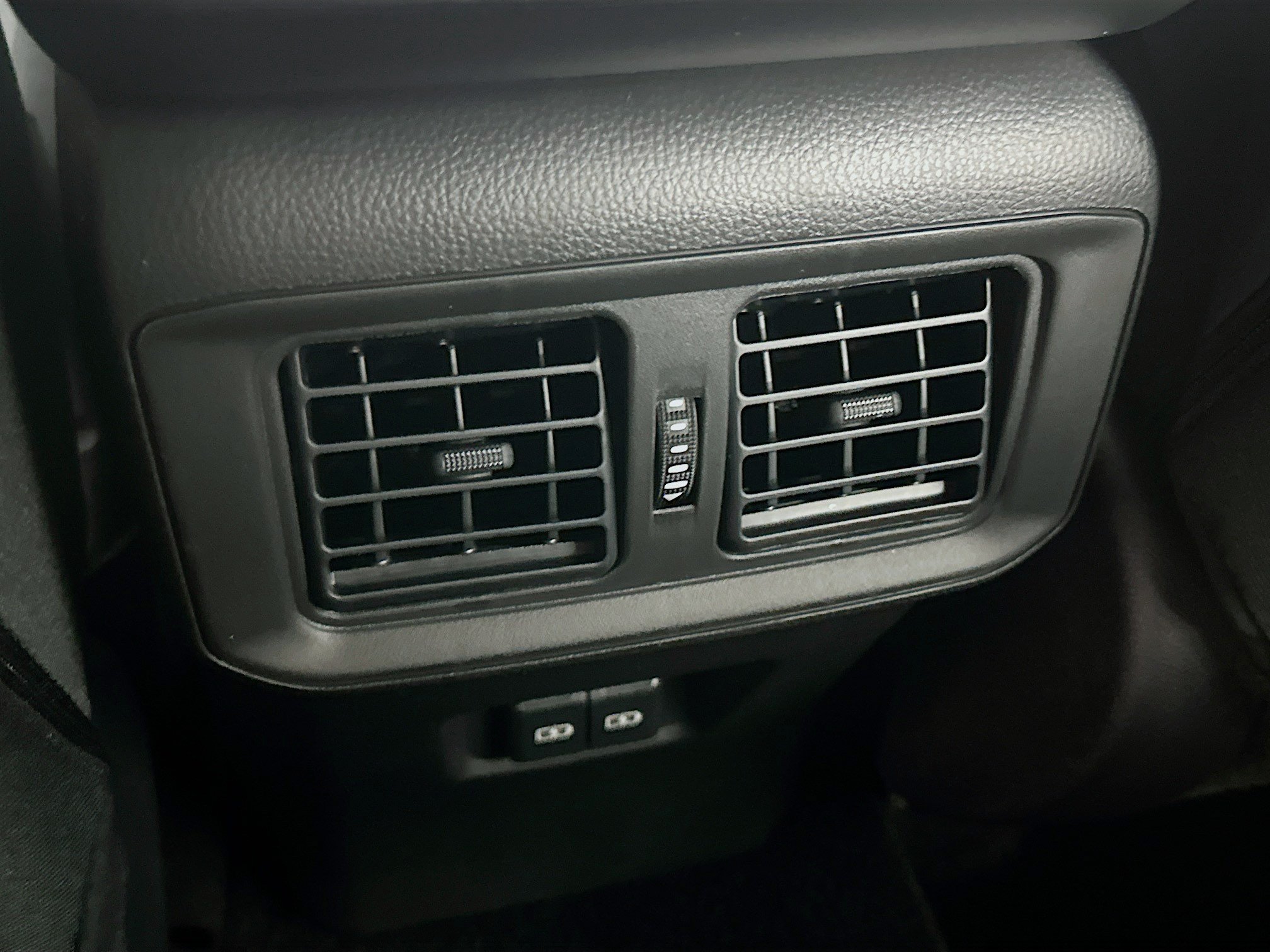 Used 2025 Toyota RAV4 XLE w/ Convenience Package FWD image 28