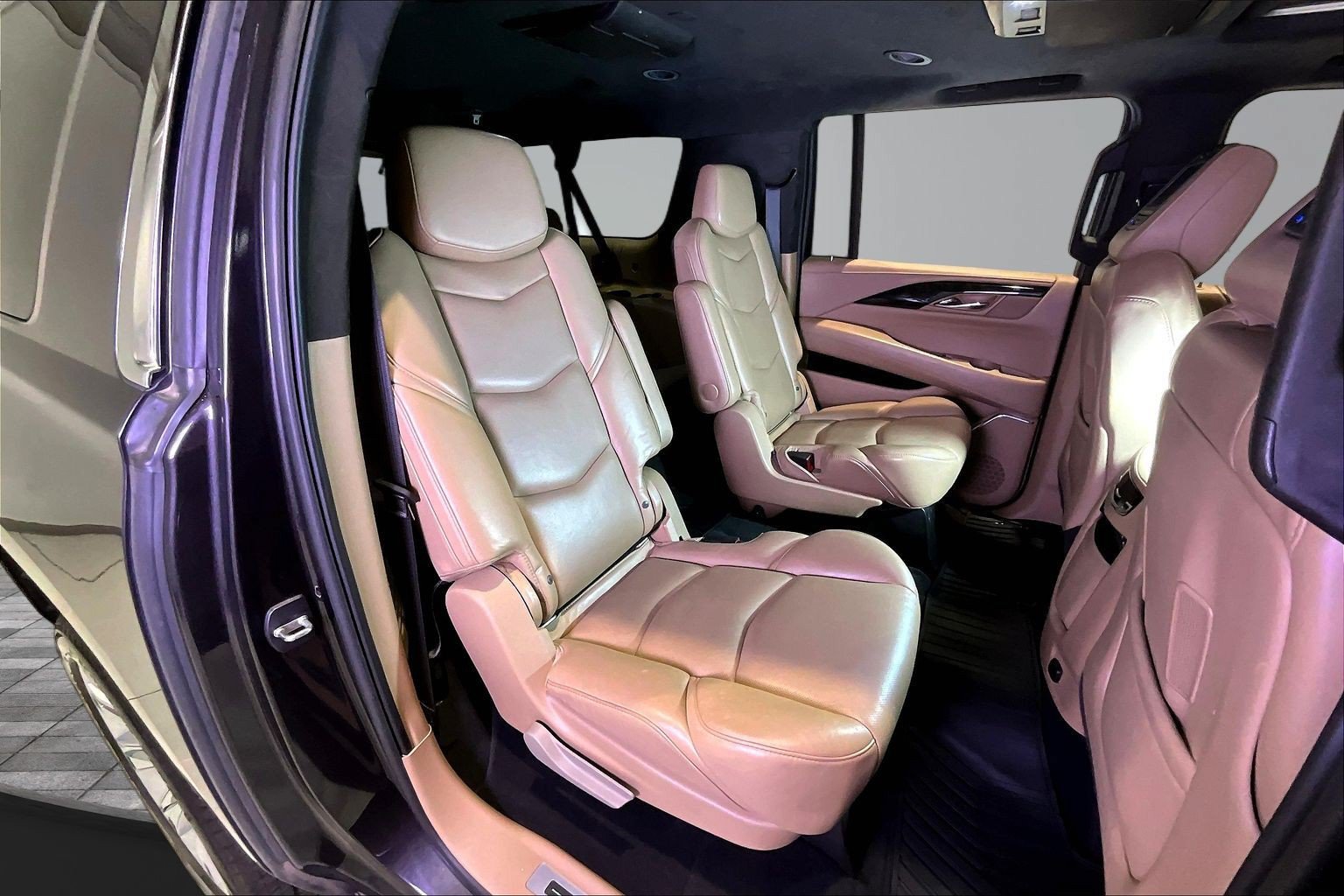 Used 2018 Cadillac Escalade ESV Platinum AWD/4WD image 24