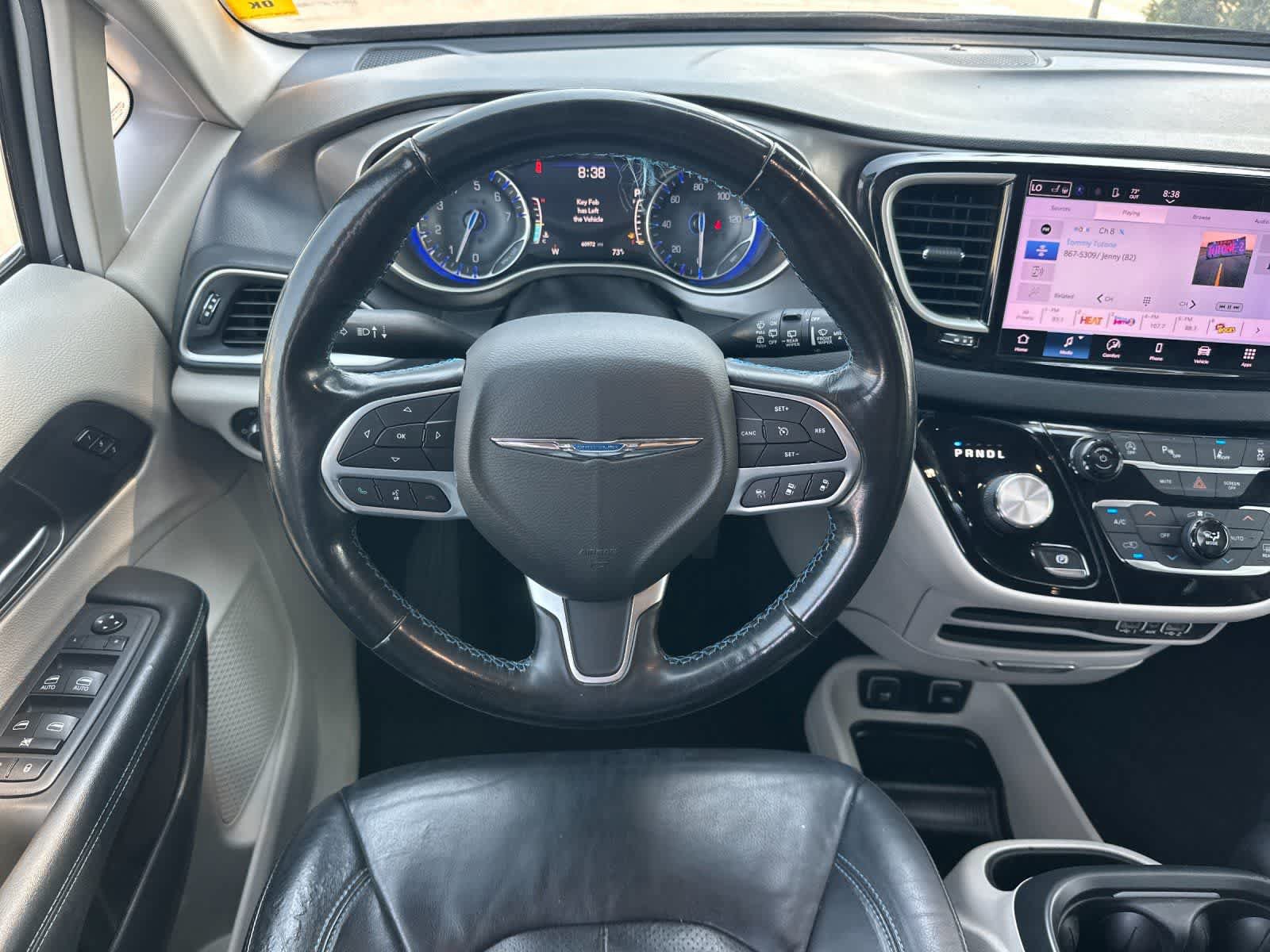 Used 2021 Chrysler Pacifica Touring-L FWD image 15