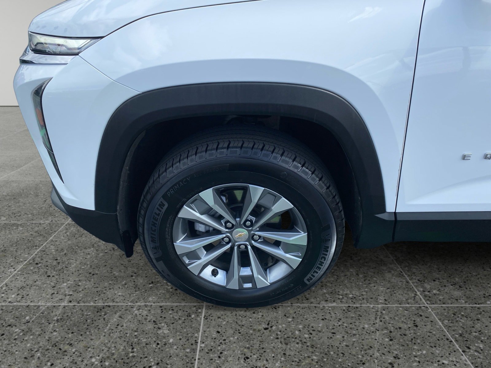 Used 2025 Chevrolet Equinox LT AWD/4WD image 14