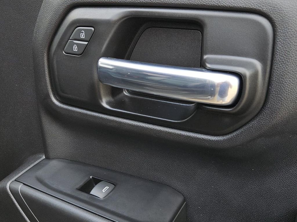 Used 2020 Chevrolet Silverado 1500 Custom w/ Custom Value Package image 28