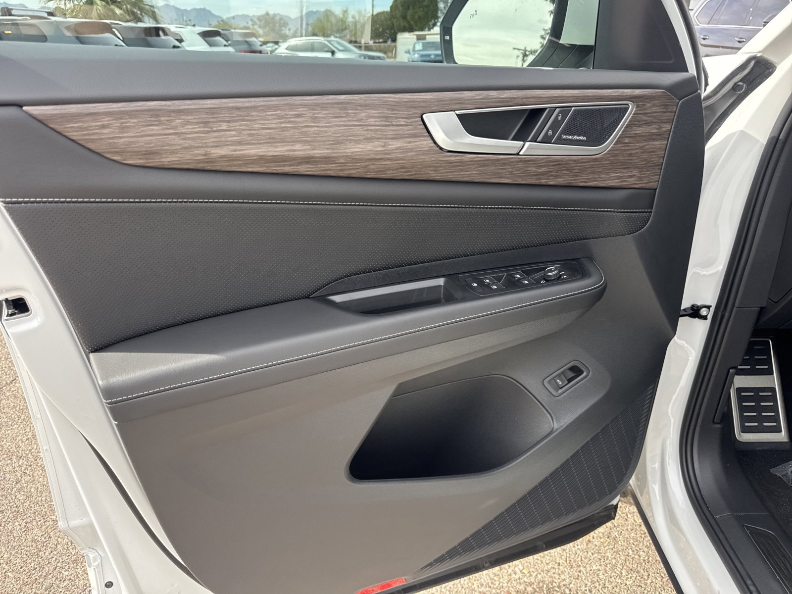 New 2026 Volkswagen Atlas SEL Premium R-Line image 14