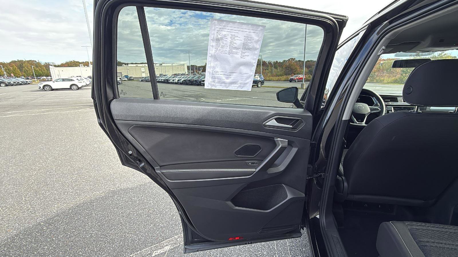 Used 2022 Volkswagen Tiguan S image 21